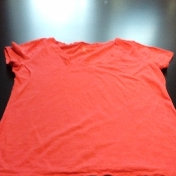 (3) women t-shirt - Picture 2 of 3